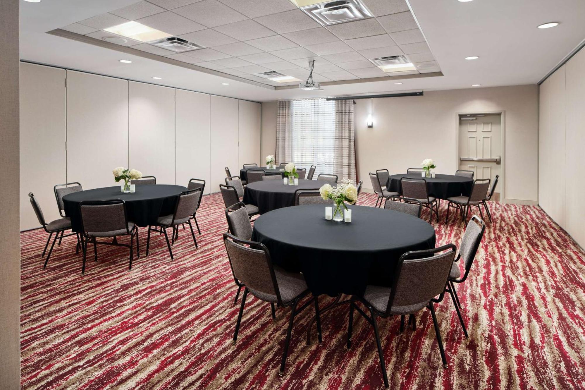 Hilton Garden 3*